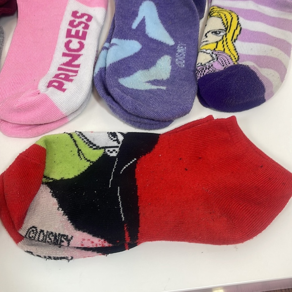 8 Pairs Disney Princess Socks - Picture 3 of 6